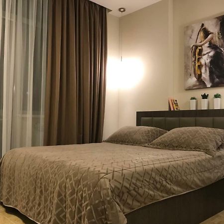 V&A Lux Apartments Батуми Экстерьер фото