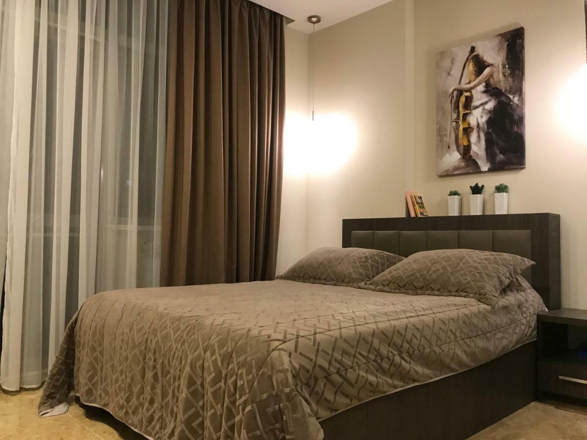 V&A Lux Apartments Батуми Экстерьер фото