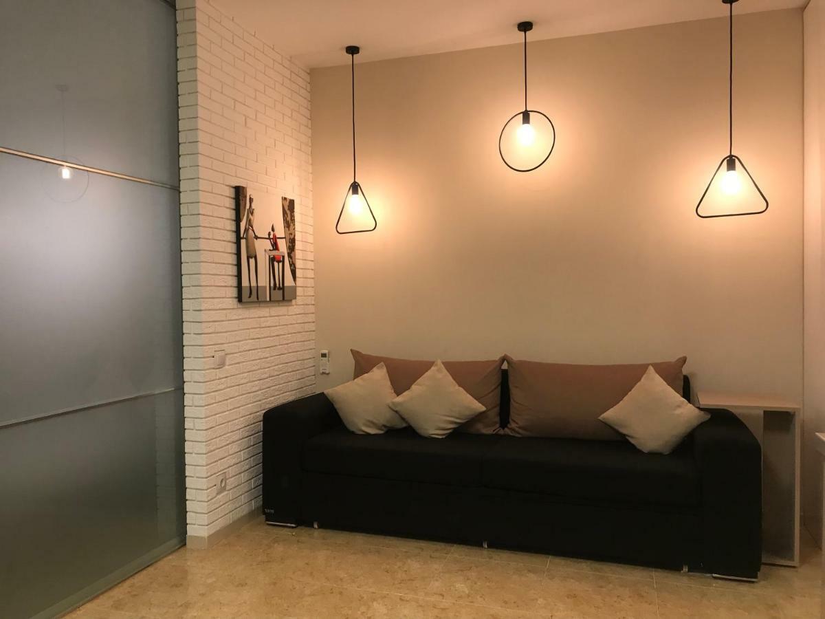V&A Lux Apartments Батуми Экстерьер фото
