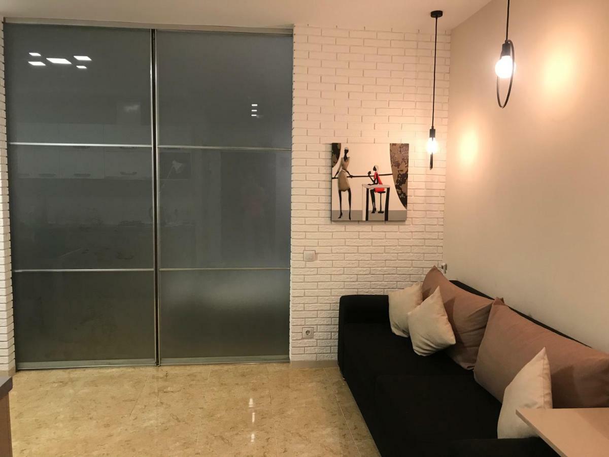 V&A Lux Apartments Батуми Экстерьер фото
